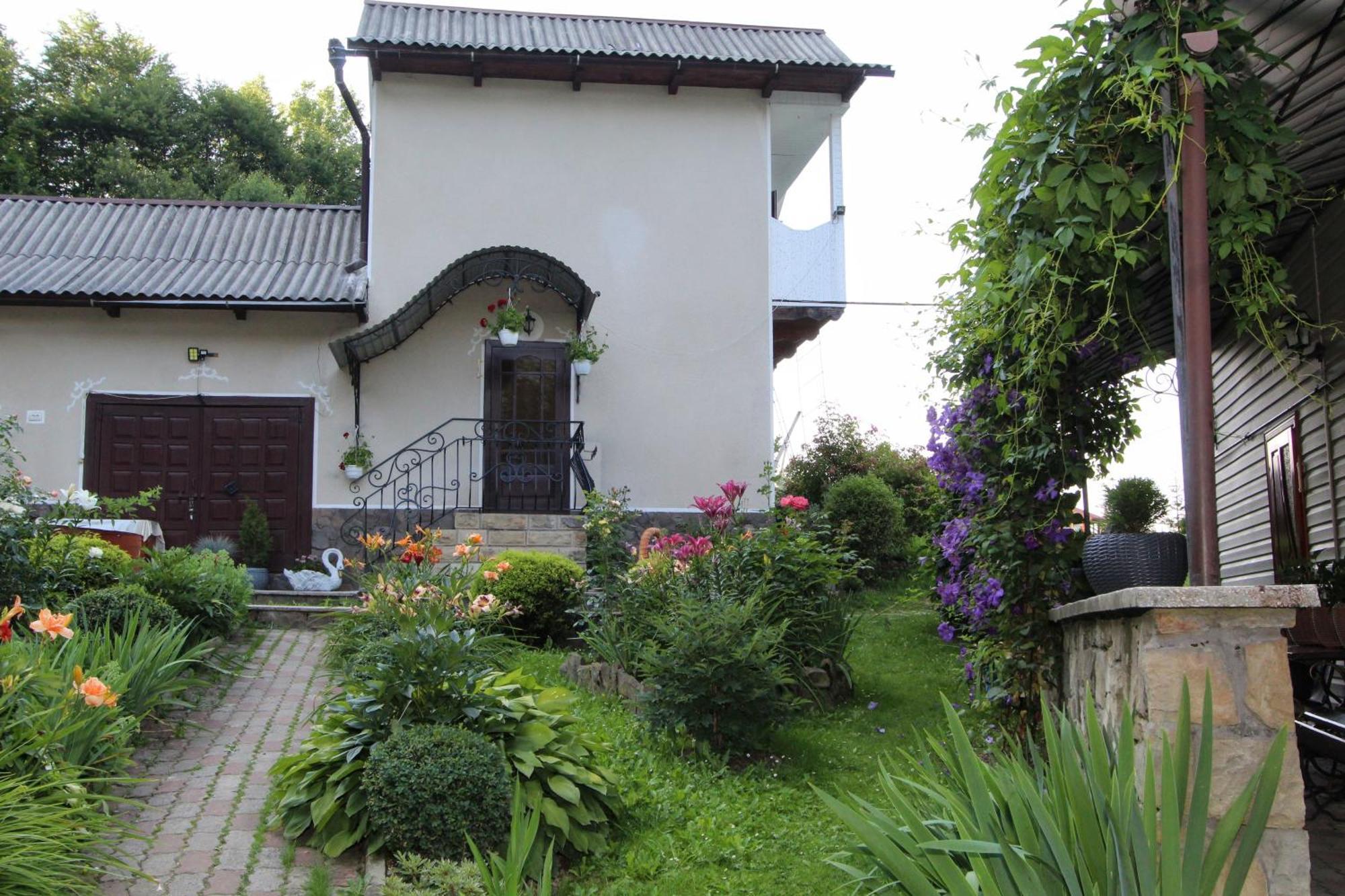 Котедж "Красний Краєвид" Yaremche Exterior foto