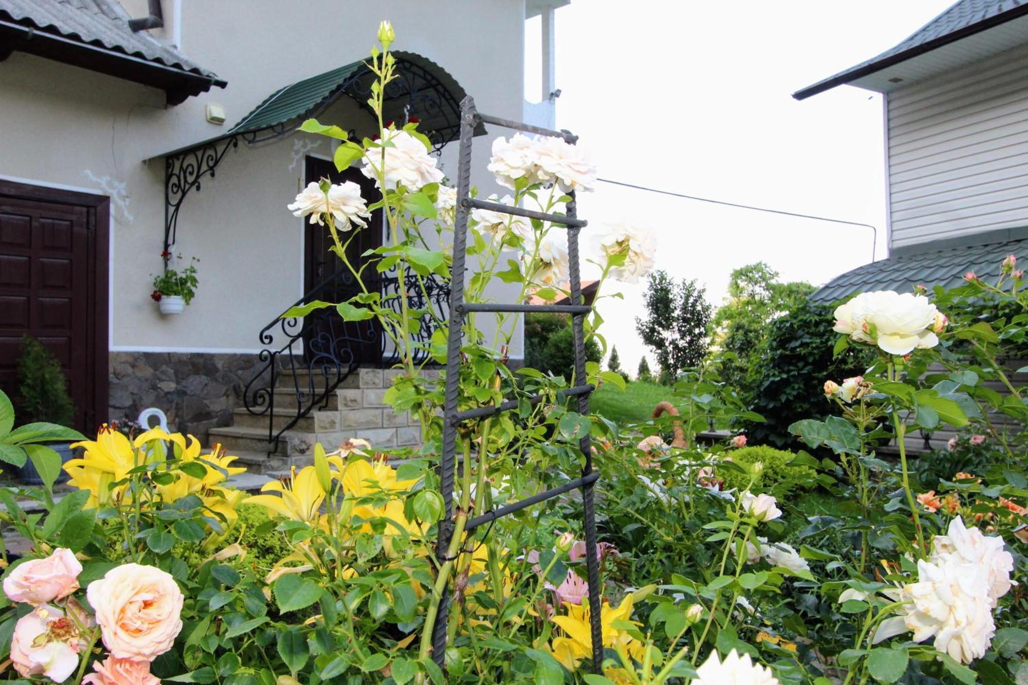 Котедж "Красний Краєвид" Yaremche Exterior foto